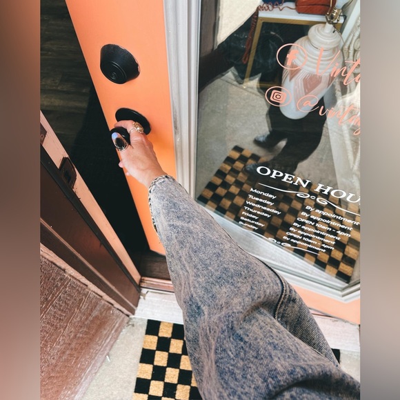 IG: @vintagevibesrental - Picture 2 of 16